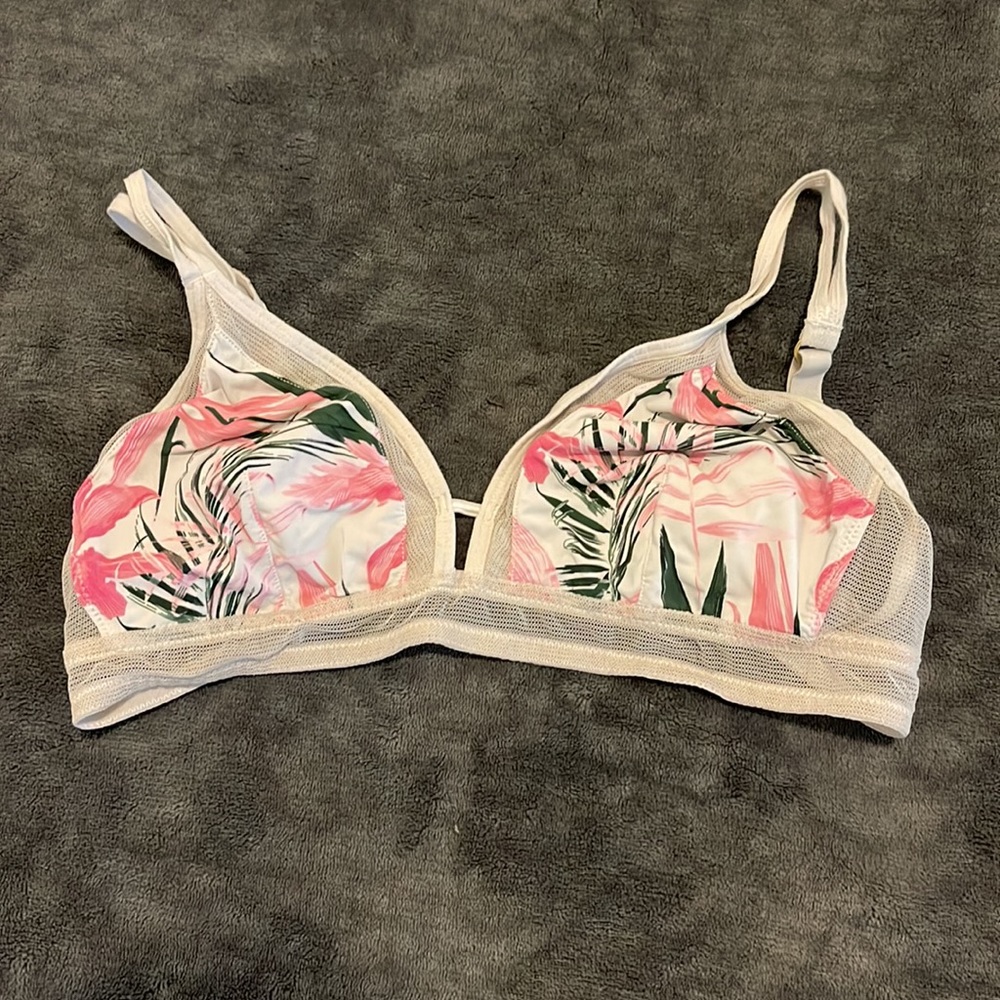 Lively mesh trim bralette